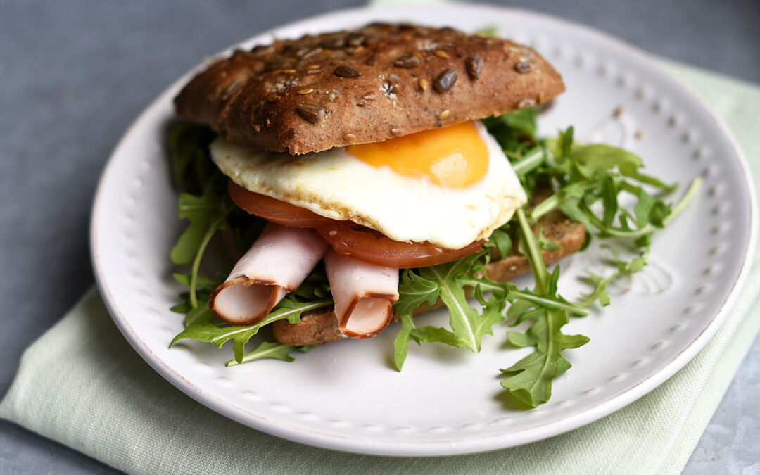 TESTA MIN LÖPARFRUKOST MED KALKON- OCH ÄGGMACKA